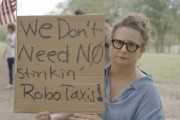南阳特斯拉在得州奥斯汀遭遇抗议活动：反对马斯克Robotaxi计划